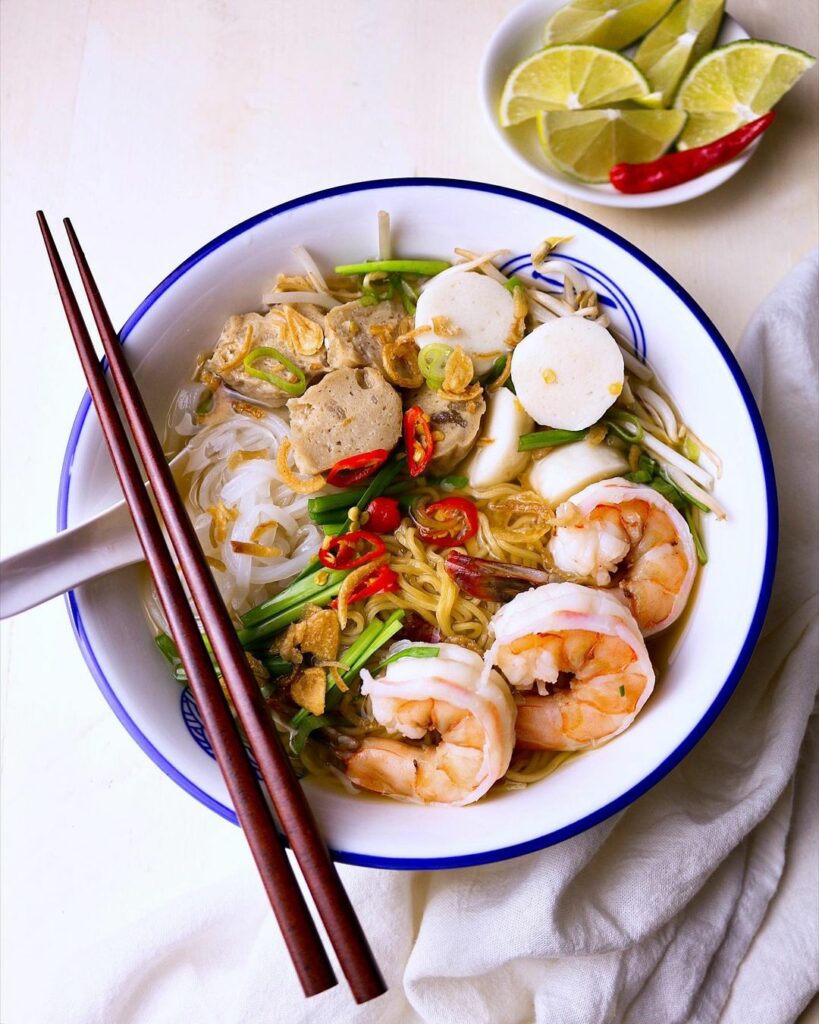 Famous hu tieu nam vang restaurants in Vietnam 819x1024