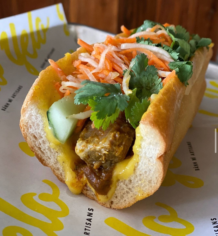 What is beef Rendang banh mi
