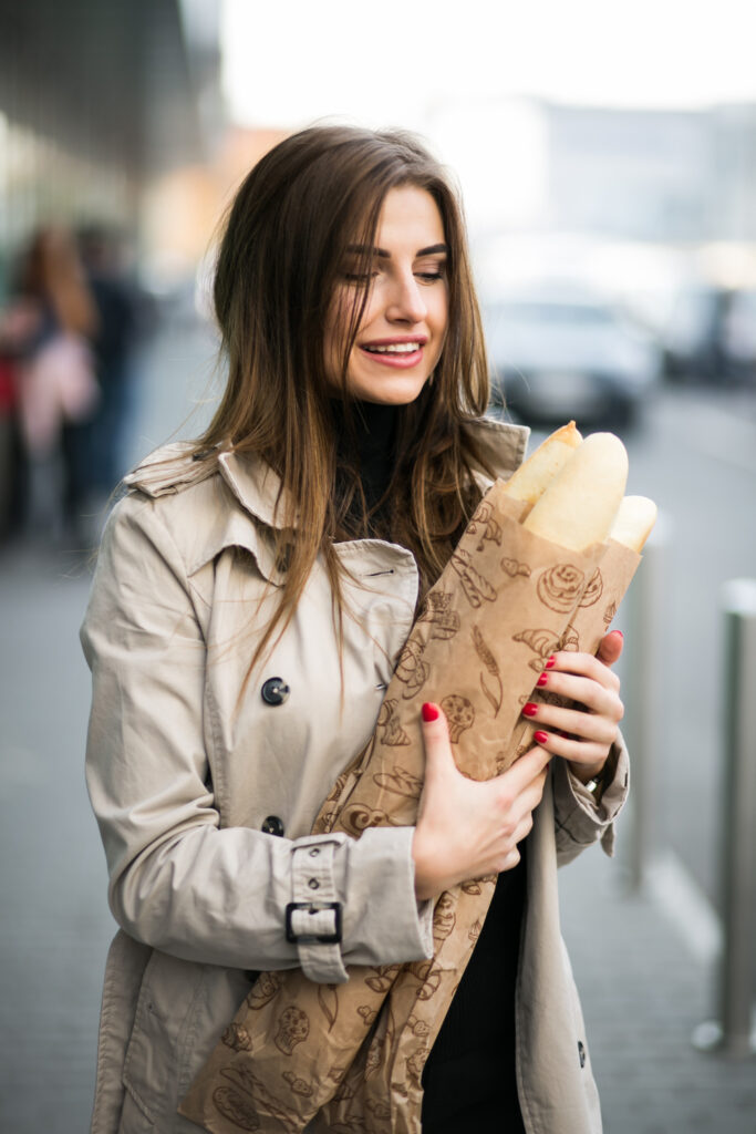 Do French people carry baguettes 683x1024