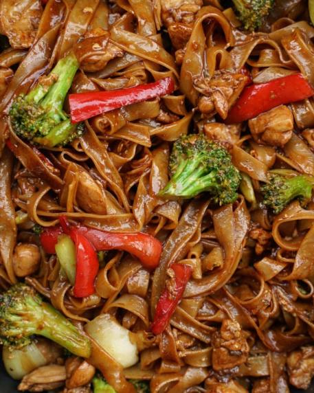 How to eat pad see ew on a diet