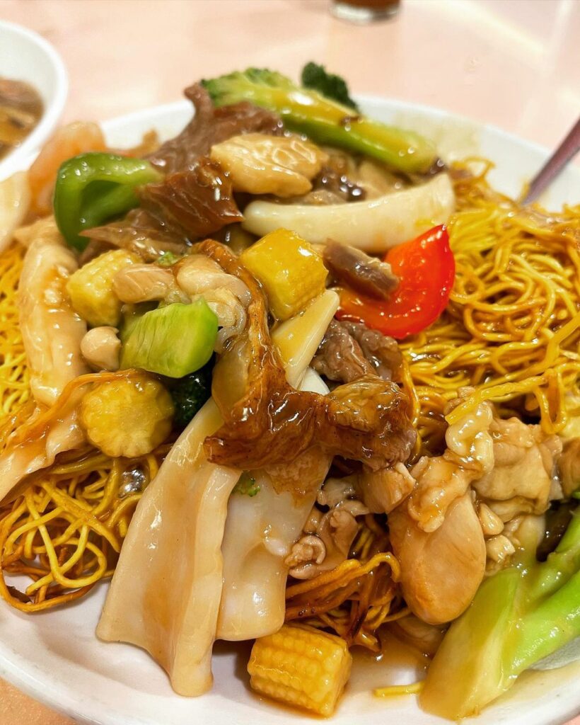 How to Make Cantonese Chow Mein (鼓油王炒麵)?