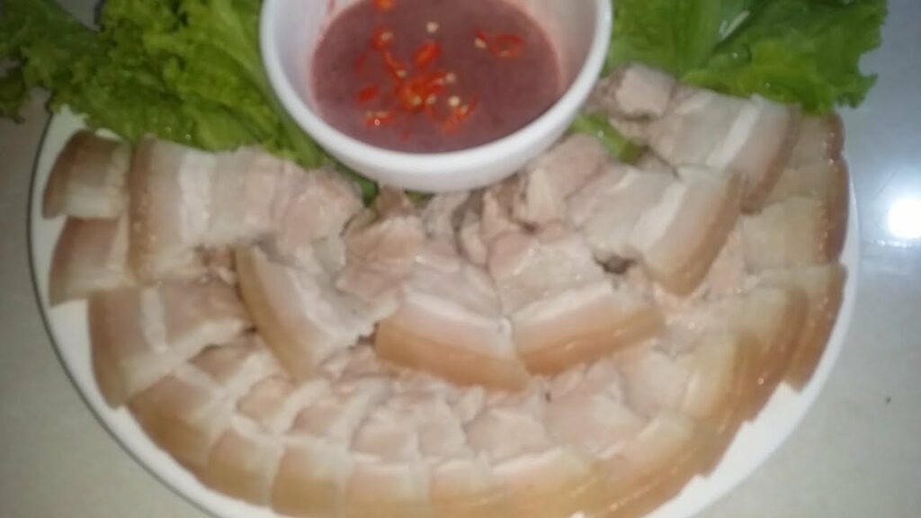 Simple Vietnamese Boiled Pork Belly (Thit Luoc) in Minutes