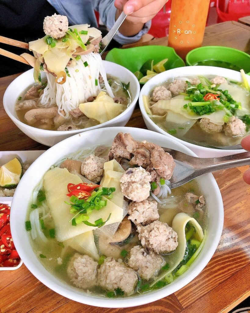 Vietnamese Bun Moc: How To Make Bun Moc?