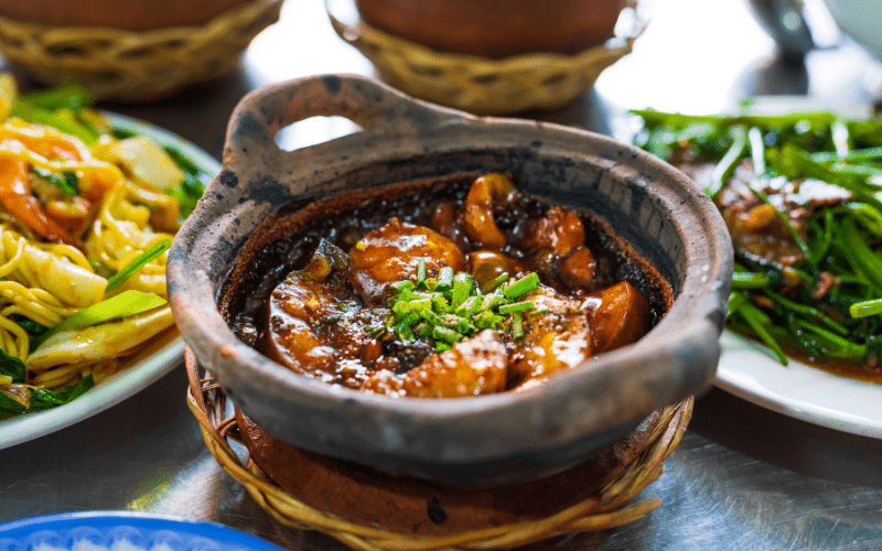 Ca Kho To (Vietnamese Braised Caramelized Catfish in Clay Pot)